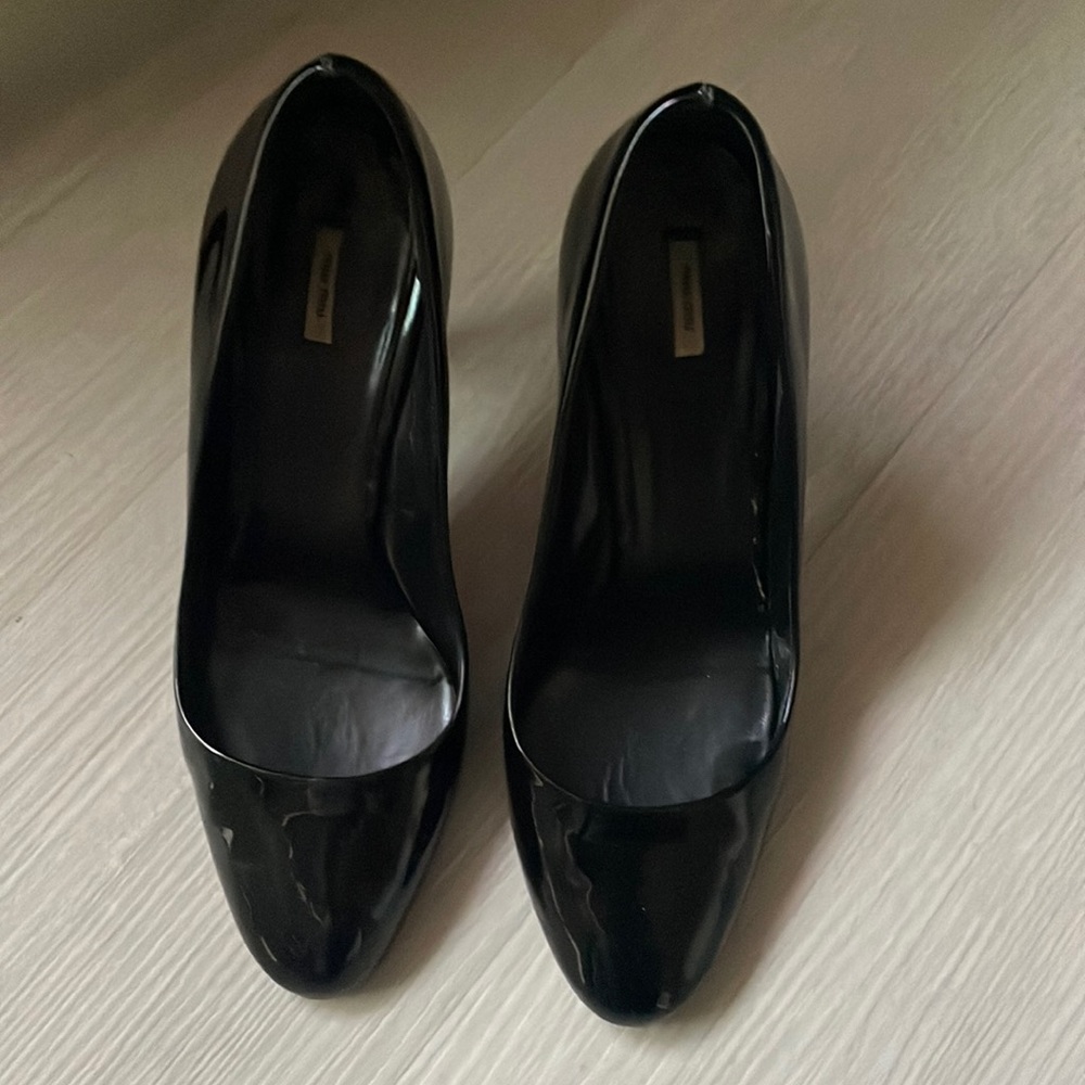 Miu Miu women’s patent leather black heels - size 38
